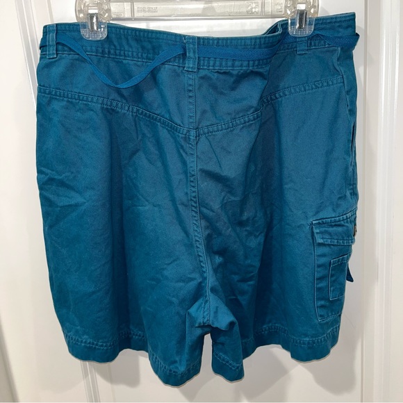 Basic Editions Shorts Womens size 16 Bermuda Cargo green color 100% cotton - Picture 4 of 4